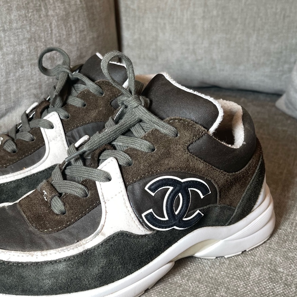 CHANEL Brown Sneakers - Picture 6 of 8